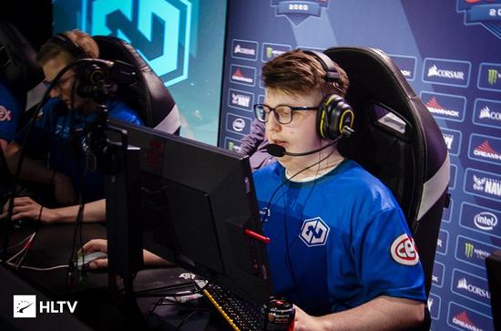 海南全民健身羽毛球邀请赛圆满落幕 海南控股队夺得冠军